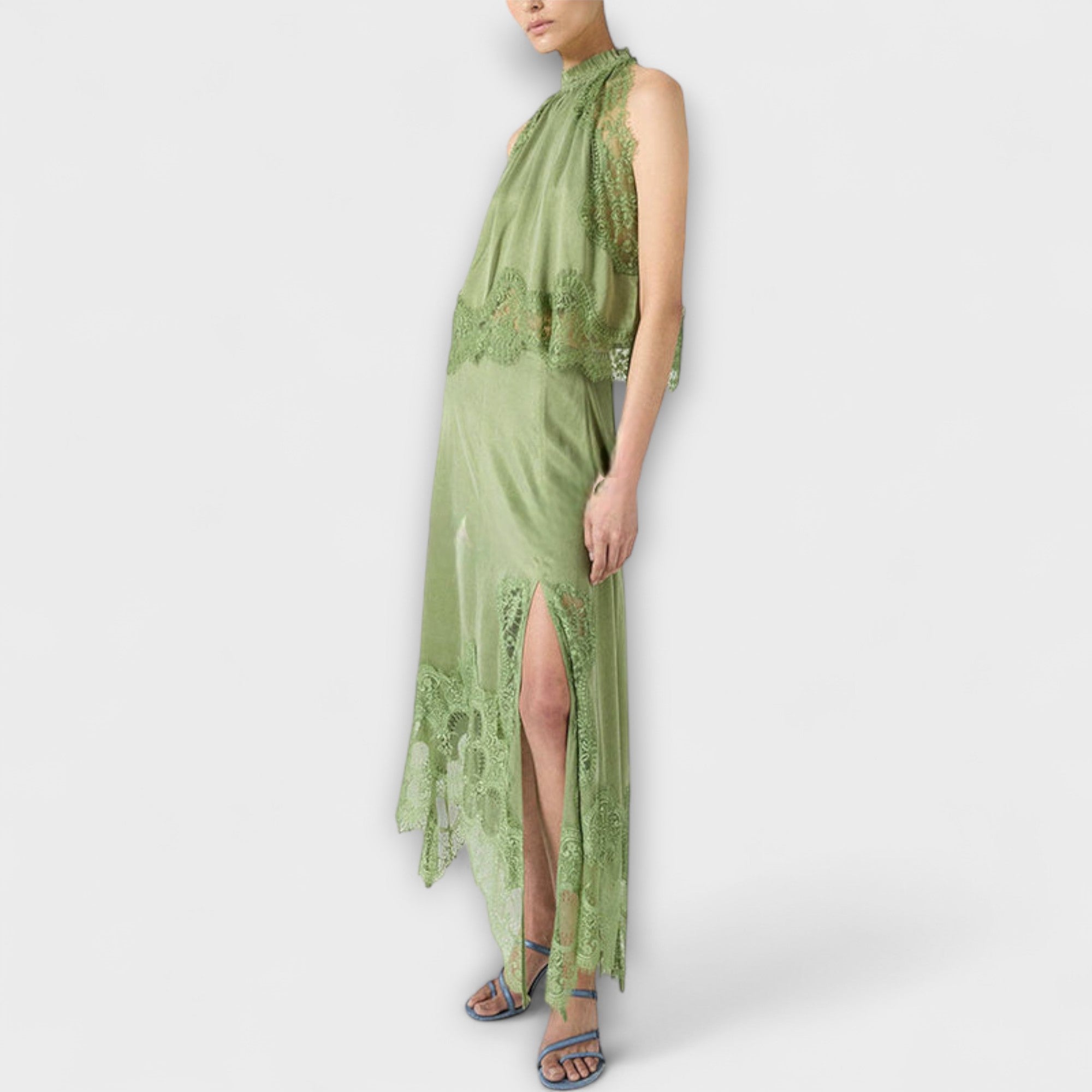 Kaia - Satijnen blouse met kant en geplooide halslijn in set