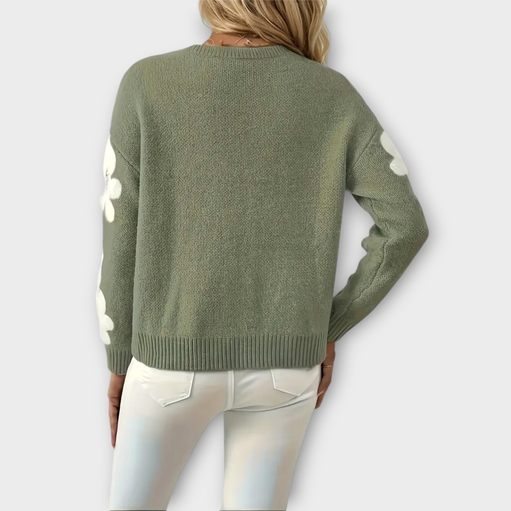 Silke - Zachte gebreide trui met bloemdesign