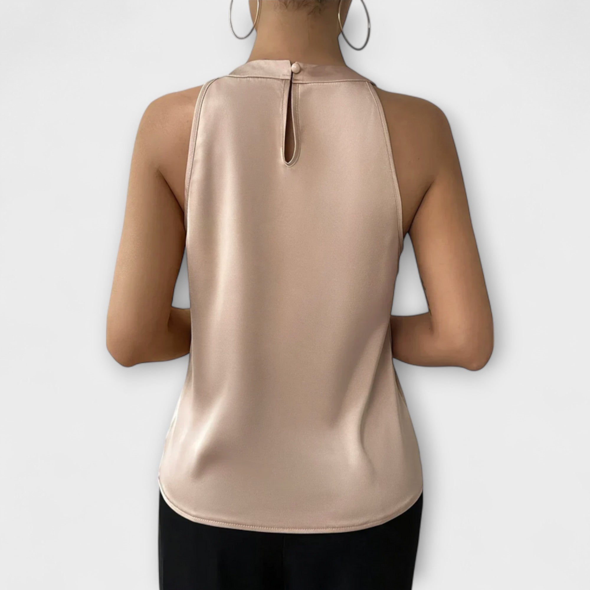 Skye - Chique Satijnen Blouse met Off-Shoulder-Design