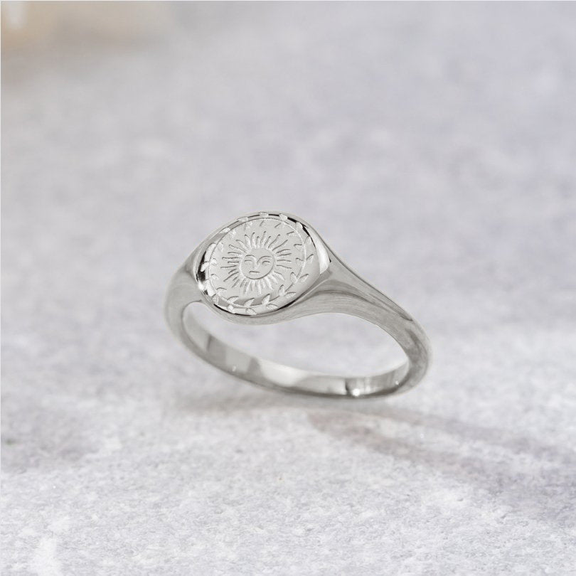 Zilveren ring voor de zomerzonnewende