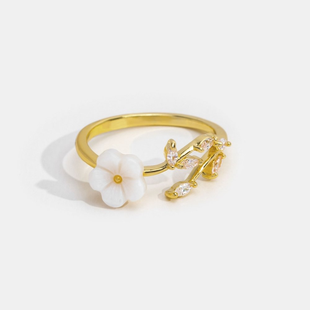 Rise - Ring met witte bloemen